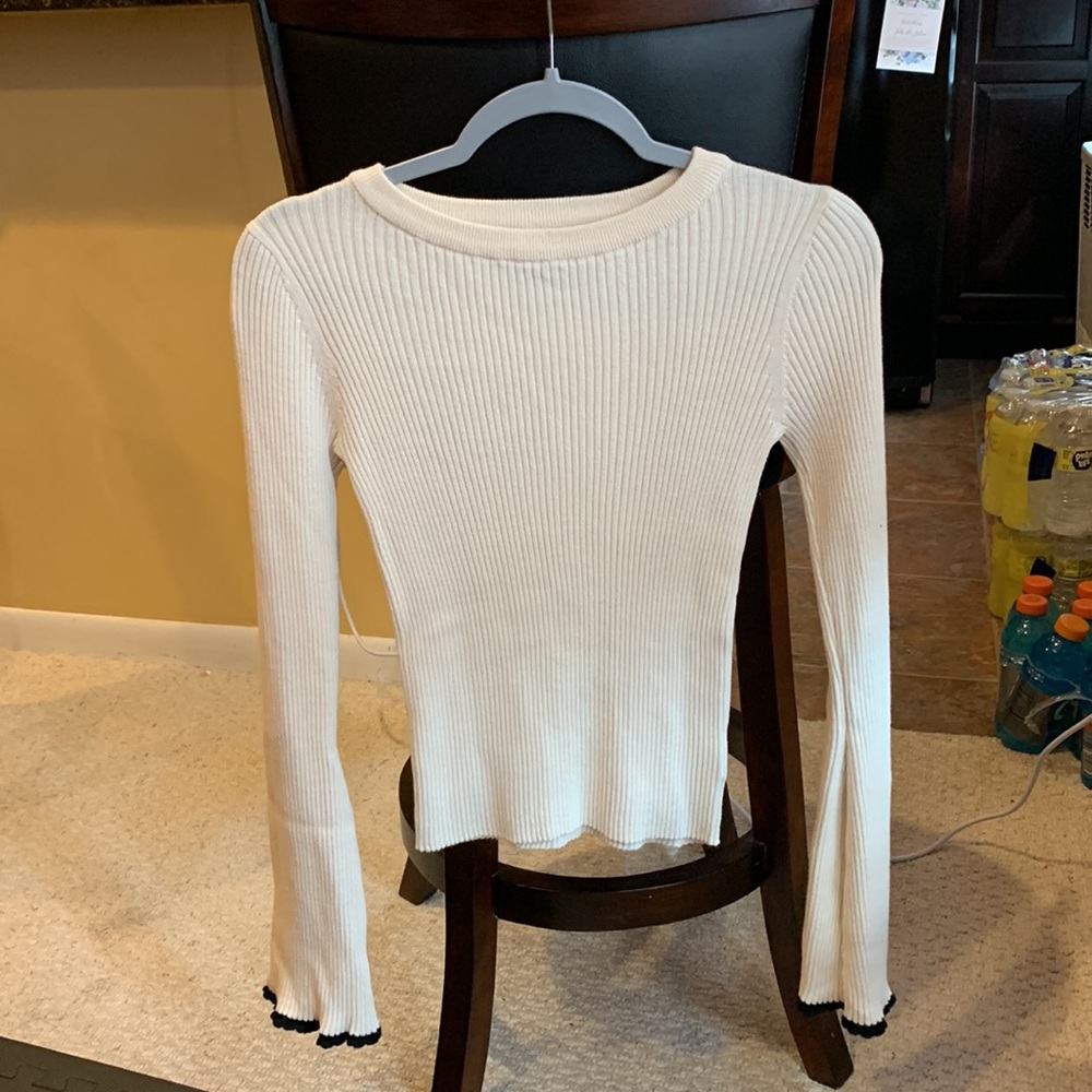Bell sleeve Aeropostale shirt